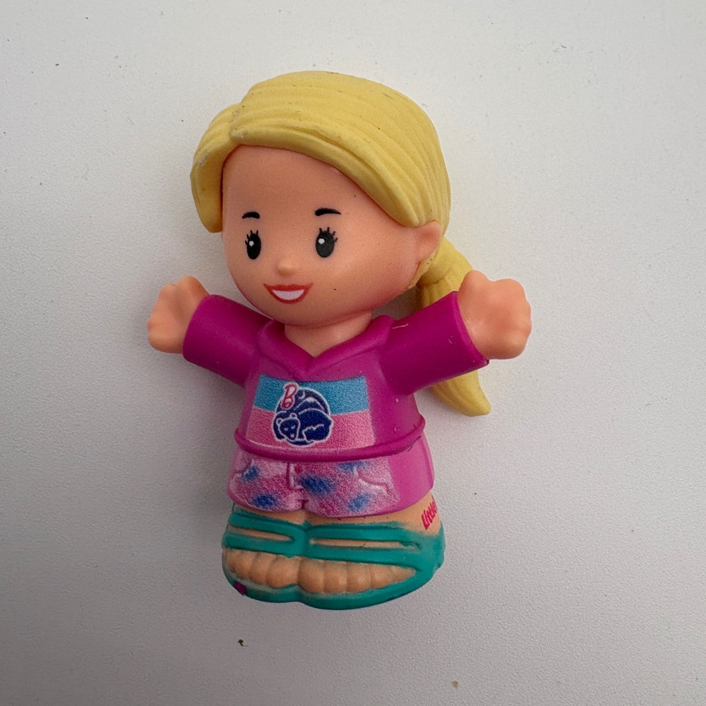 Little People 2024 Barbie Little‎ Dream RV Camper Figure Blond Hair Teal Sandals